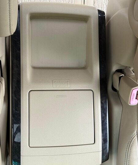 Toyota Alphard Luxury Business Edition 2012 – Top SPEC ULEZ