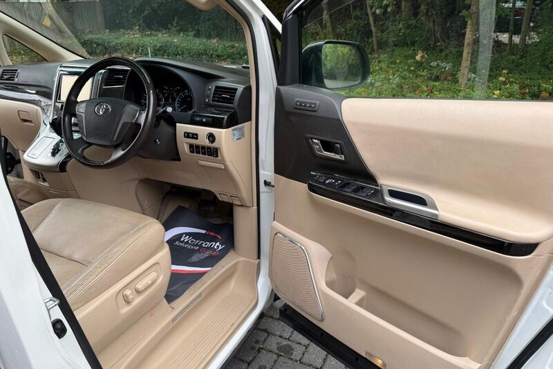 Toyota Alphard Luxury Business Edition 2012 – Top SPEC ULEZ