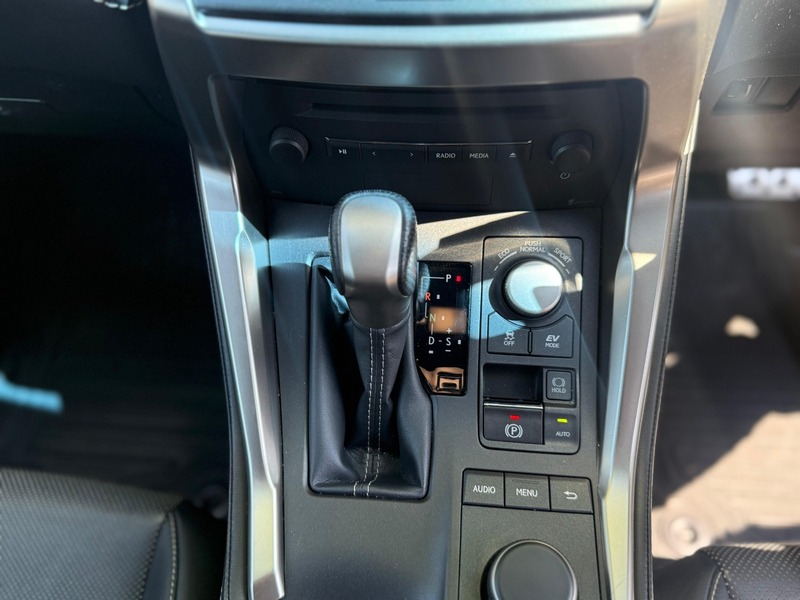 Lexus NX 300H F SPORT 2015