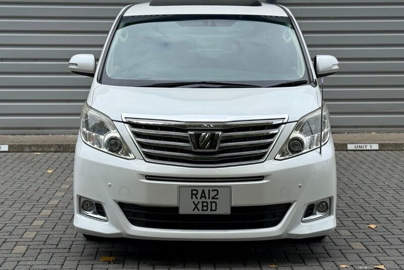 Toyota Alphard Luxury Business Edition 2012 – Top SPEC ULEZ