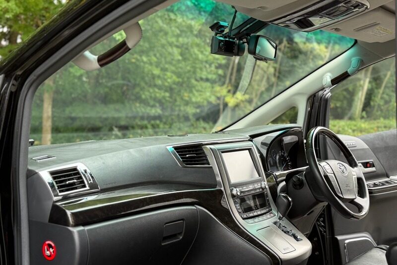 Toyota Alphard Luxury Business Edition 2012 – Mint Condition