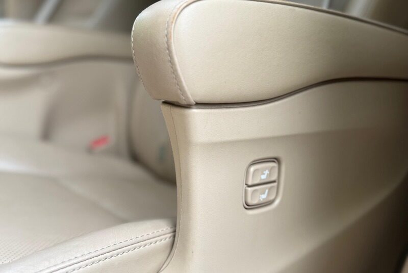 Toyota Alphard Luxury Business Edition 2012 – Top SPEC ULEZ