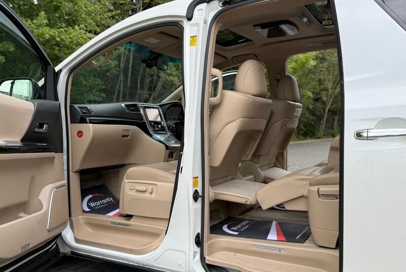 Toyota Alphard Luxury Business Edition 2012 – Top SPEC ULEZ