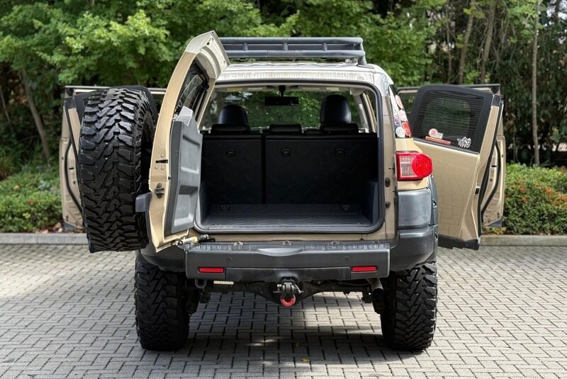Toyota FJ Cruiser 2012