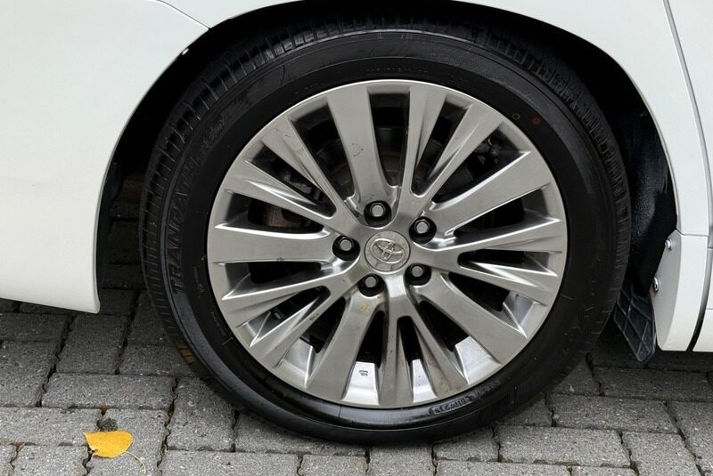 Toyota Alphard Luxury Business Edition 2012 – Top SPEC ULEZ