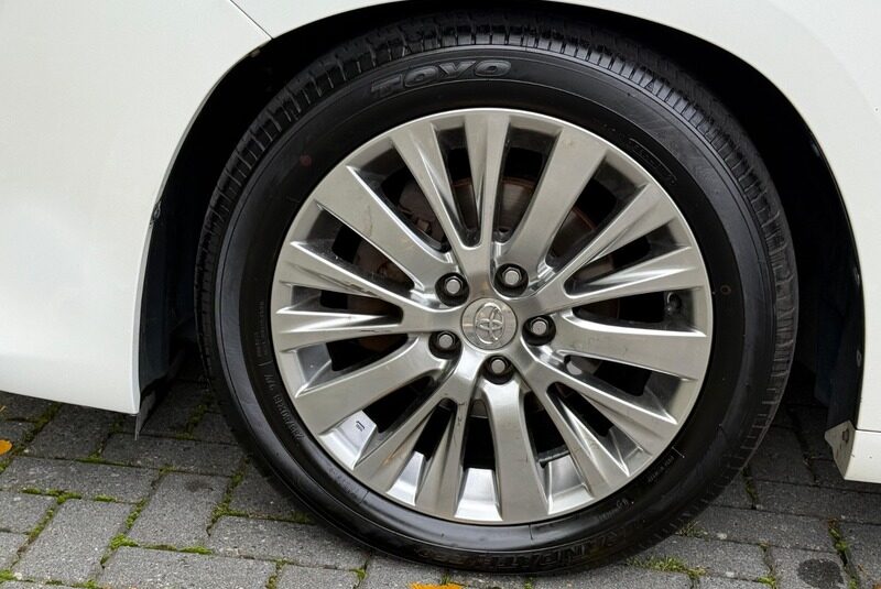Toyota Alphard Luxury Business Edition 2012 – Top SPEC ULEZ
