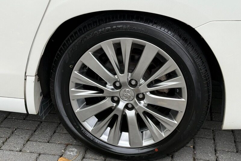 Toyota Alphard Luxury Business Edition 2012 – Top SPEC ULEZ