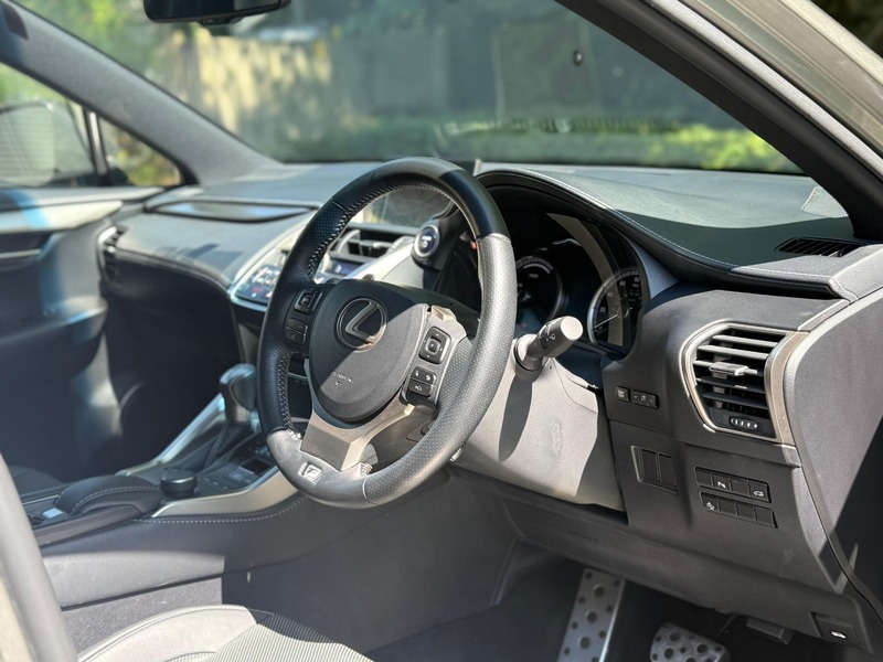 Lexus NX 300H F SPORT 2015