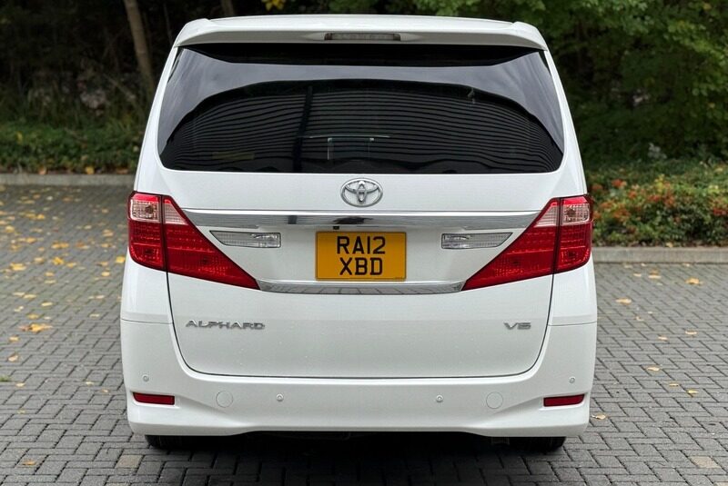 Toyota Alphard Luxury Business Edition 2012 – Top SPEC ULEZ
