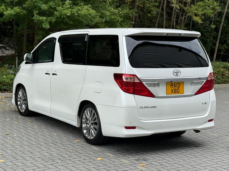 Toyota Alphard Luxury Business Edition 2012 – Top SPEC ULEZ