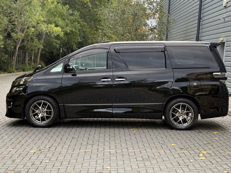 Toyota Vellfire Golden Eyes- 2013 3.5L V6