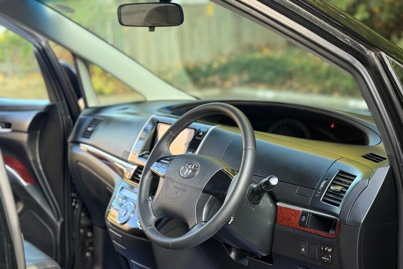 Toyota Estima Areas Premium G 2013