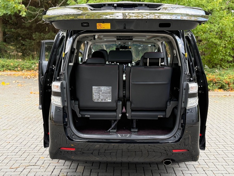 Toyota Vellfire Golden Eyes- 2013 3.5L V6