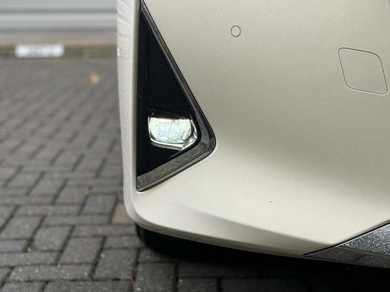 Toyota Alphard 2.5L Hybrid