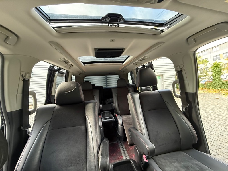 Toyota Vellfire Golden Eyes- 2013 3.5L V6