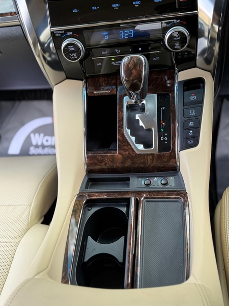 Toyota Alphard 2.5L Hybrid