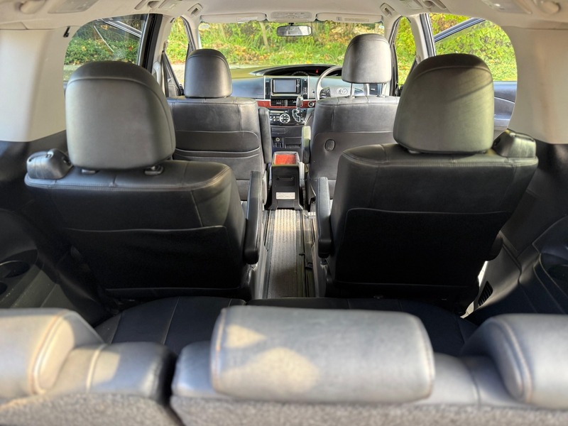 Toyota Estima Areas Premium G 2013