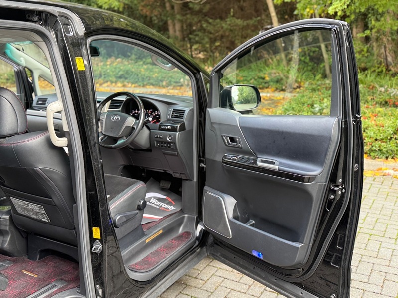 Toyota Vellfire Golden Eyes- 2013 3.5L V6