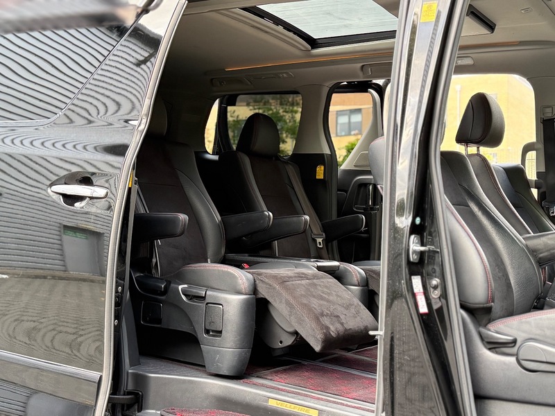 Toyota Vellfire Golden Eyes- 2013 3.5L V6