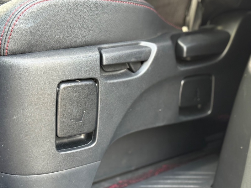 Toyota Vellfire Golden Eyes- 2013 3.5L V6