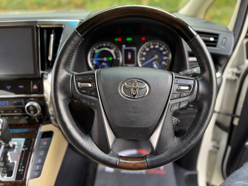 Toyota Alphard 2.5L Hybrid