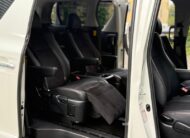Toyota Vellfire Golden Eyes 2013
