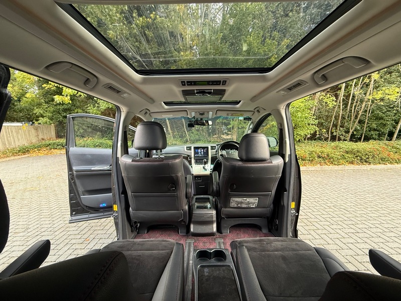 Toyota Vellfire Golden Eyes- 2013 3.5L V6