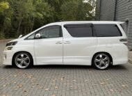 Toyota Vellfire Golden Eyes 2013