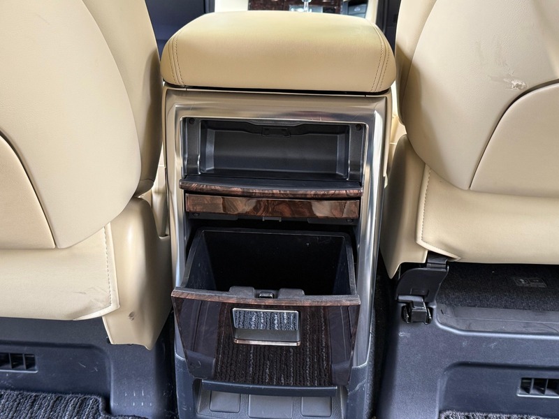 Toyota Alphard 2.5L Hybrid