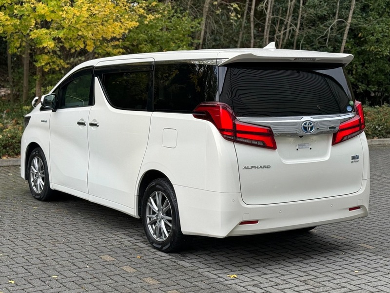Toyota Alphard 2.5L Hybrid