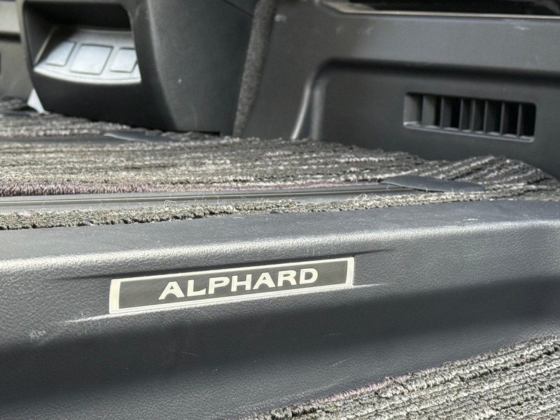 Toyota Alphard 2.5L Hybrid