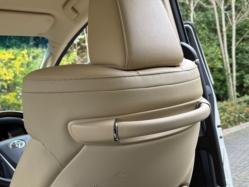 Toyota Alphard 2.5L Hybrid