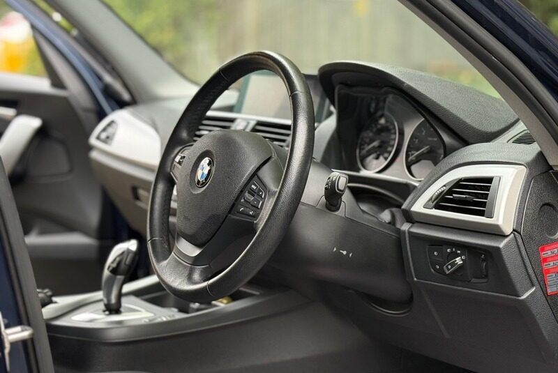 BMW 1 SERIES 2012