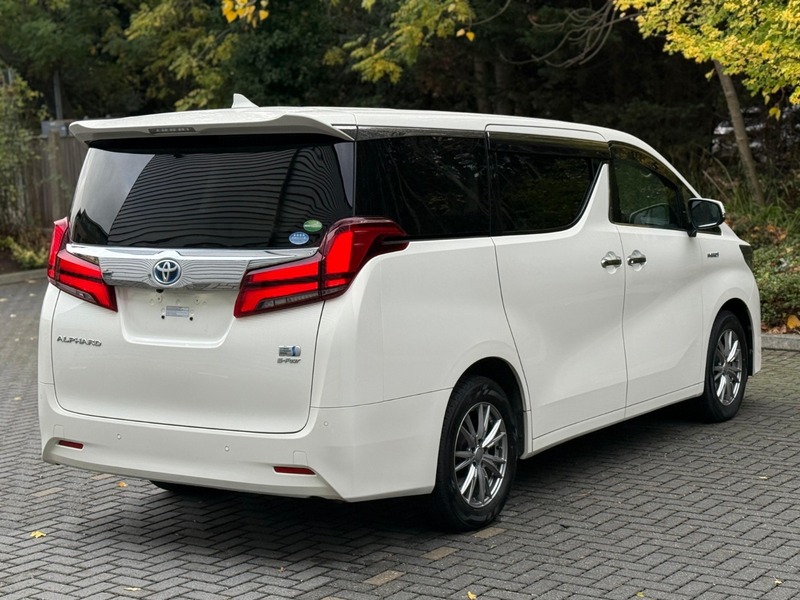 Toyota Alphard 2.5L Hybrid
