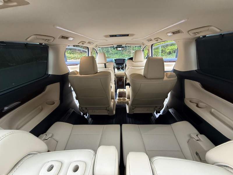 Toyota Alphard 2.5L Hybrid