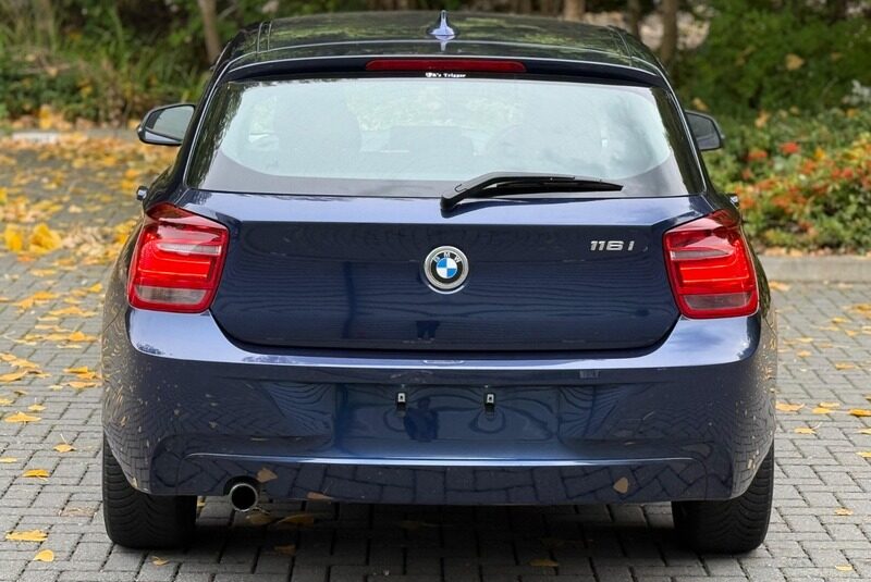 BMW 1 SERIES 2012