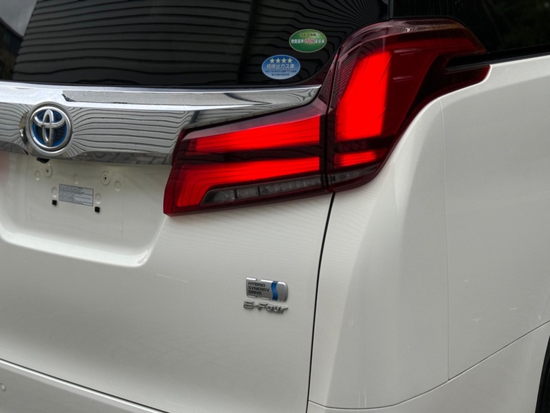 Toyota Alphard 2.5L Hybrid
