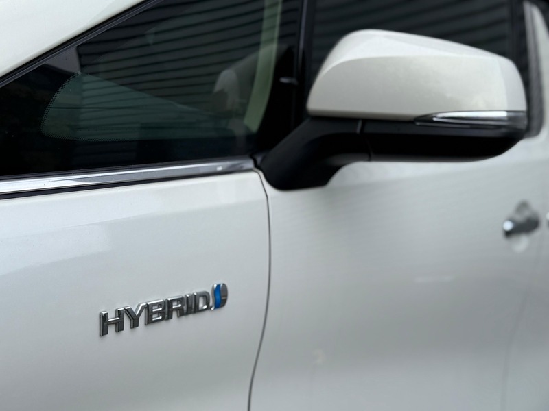 Toyota Alphard 2.5L Hybrid