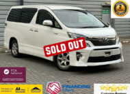 Toyota Vellfire 2014-2.4L Hybrid Drive w/ recliner seats