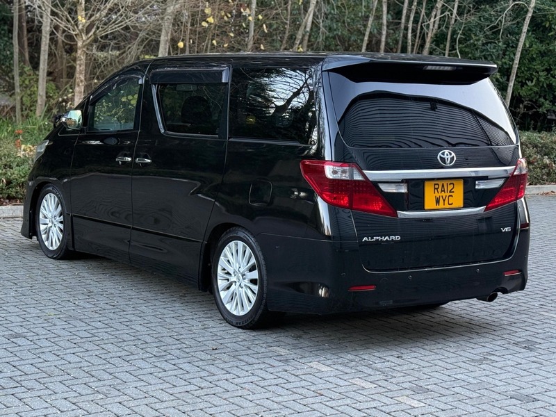 Toyota Alphard Premium Luxury Edition 2012