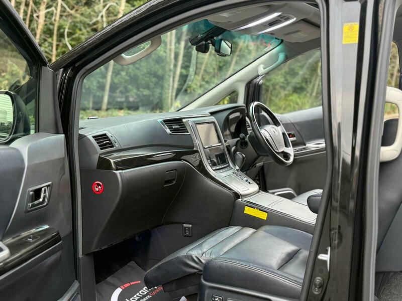 Toyota Alphard Premium Luxury Edition 2012