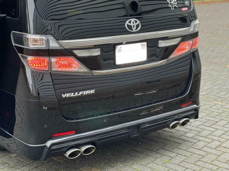 Toyota Vellfire 2013