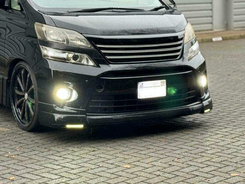 Toyota Vellfire 2013