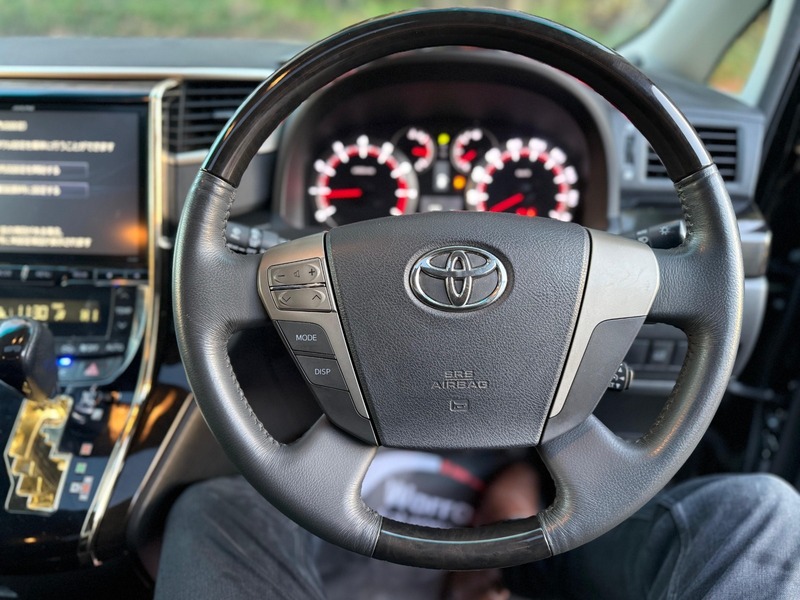 Toyota Vellfire 2014 Golden Eyes 2