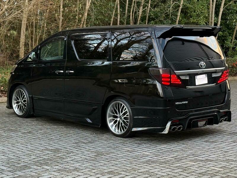 Toyota Vellfire Petrol 2014 Just Like Brand New Show Car