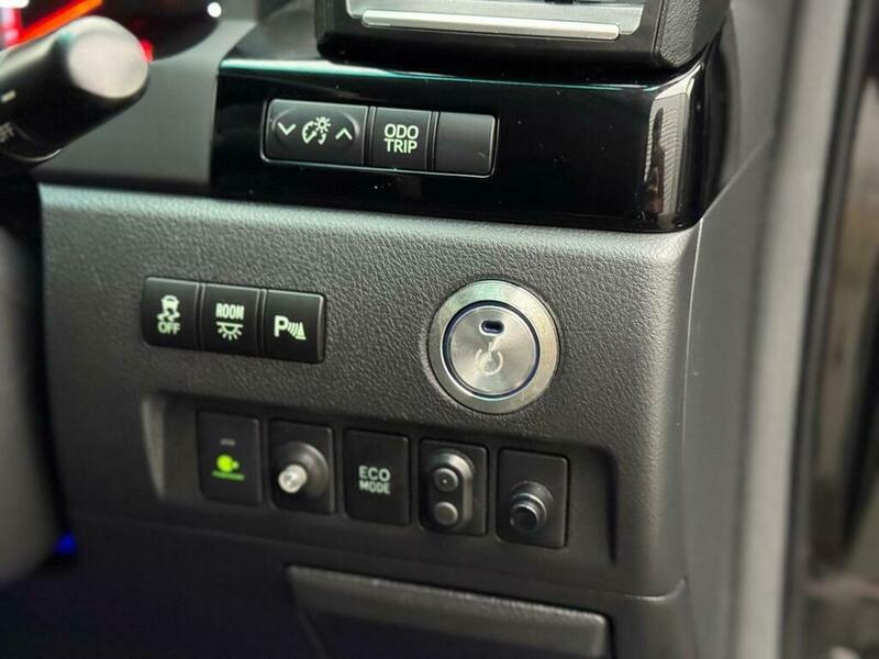 Toyota Vellfire 2013