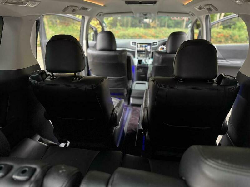 Toyota Vellfire 2013