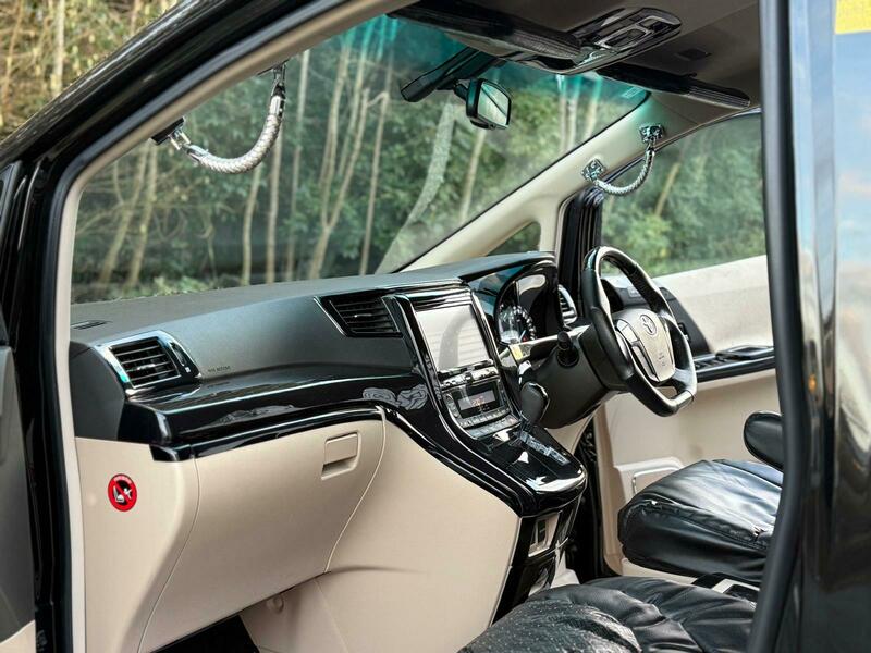 Toyota Vellfire Petrol 2014 Just Like Brand New Show Car
