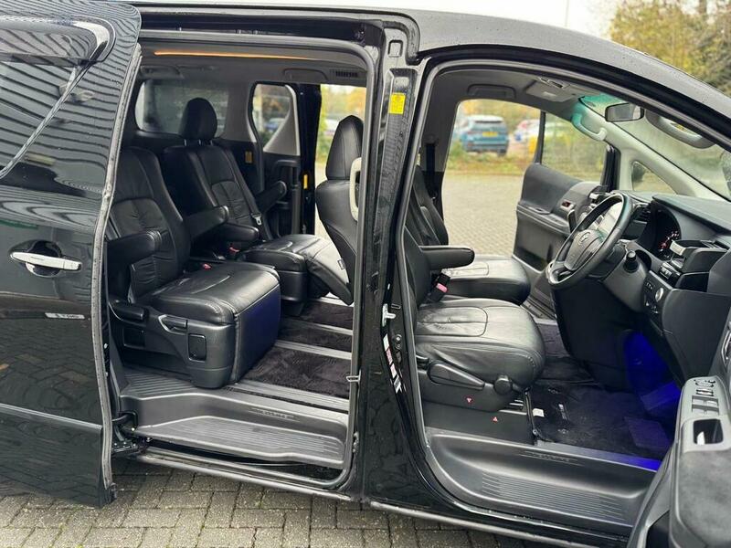 Toyota Vellfire 2013