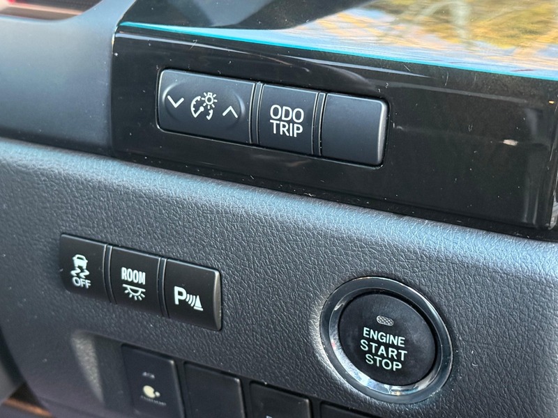 Toyota Vellfire 2014 Golden Eyes 2